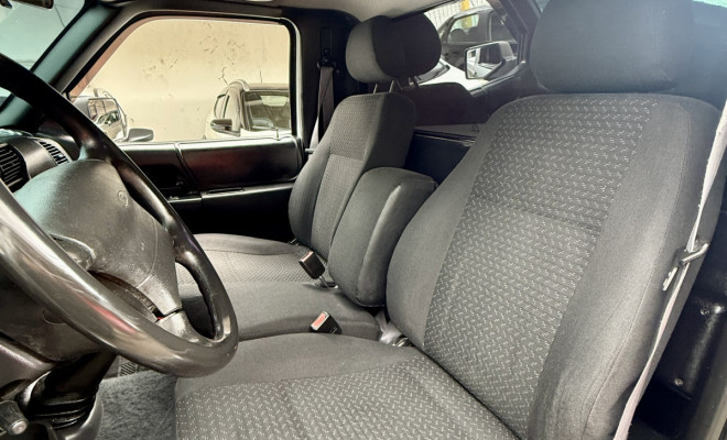 Ford Ranger XLS 2.3 16V 150cv 4x2 CS 2010 Gasolina-10