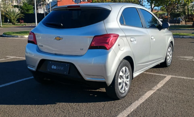GM - Chevrolet ONIX HATCH LT 1.0 8V FlexPower 5p Mec. 2019 Flex-2