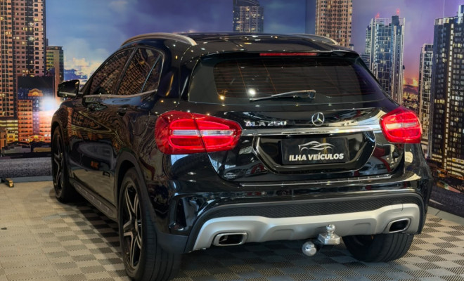 Mercedes-Benz GLA 250 Sport 2.0 TB 16V 4x2  211cv Aut. 2015 Gasolina-1