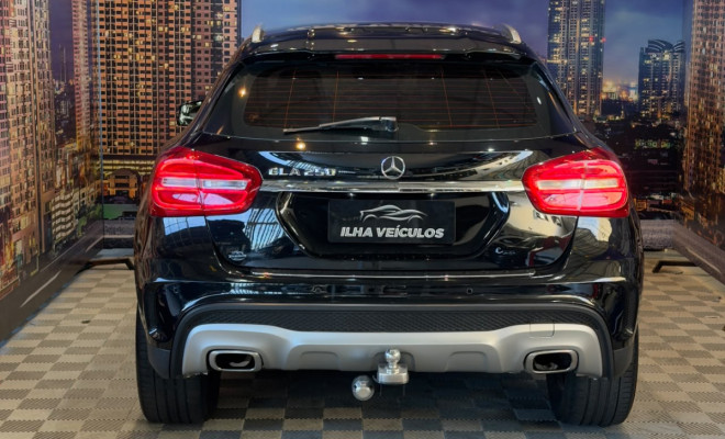 Mercedes-Benz GLA 250 Sport 2.0 TB 16V 4x2  211cv Aut. 2015 Gasolina-10