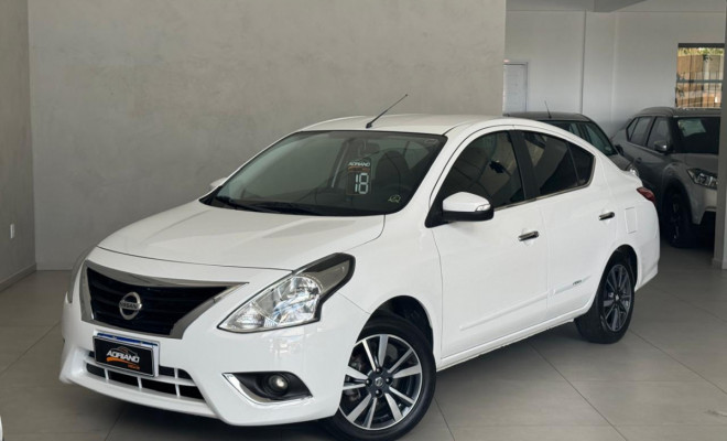 Versa Unique 1.6 Aut. 2018 - Completíssimo, Confortável e com Baixa Quilometragem!