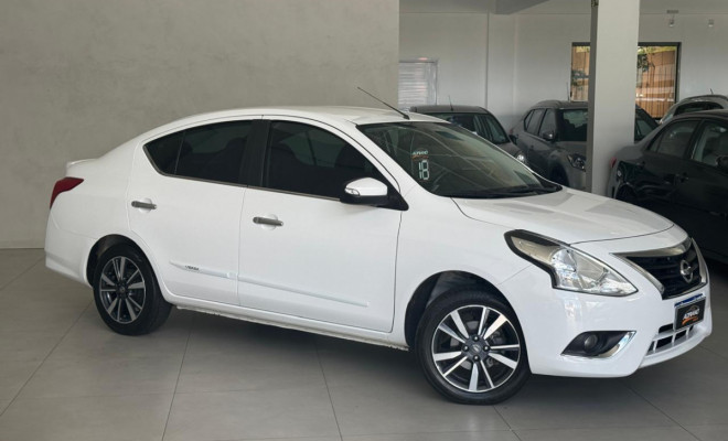 Versa Unique 1.6 Aut. 2018 - Completíssimo, Confortável e com Baixa Quilometragem!-12