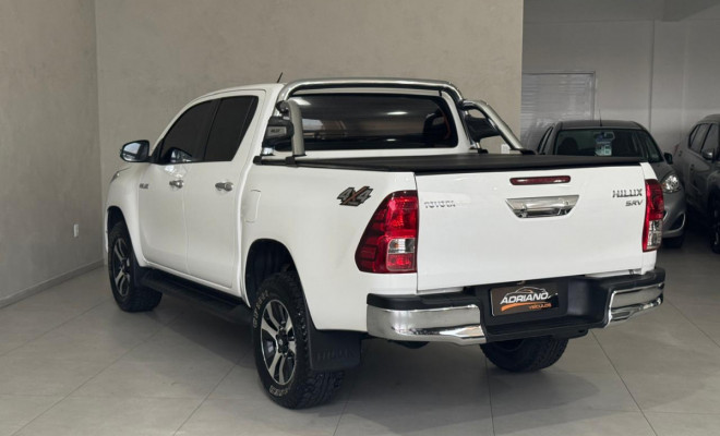 Hilux SRV 4x4 2.8 Aut. 2016 Diesel - Completíssima, Robusta e com Baixa Quilometragem!-16