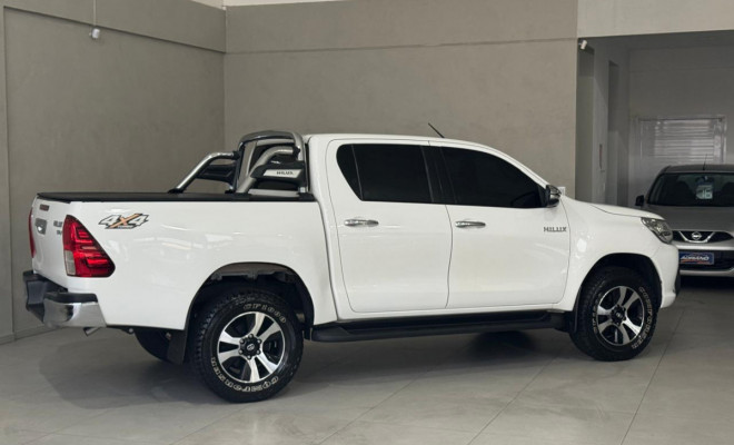 Hilux SRV 4x4 2.8 Aut. 2016 Diesel - Completíssima, Robusta e com Baixa Quilometragem!-17