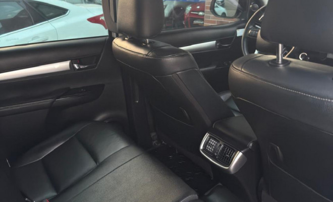 Hilux SRV 4x4 2.8 Aut. 2016 Diesel - Completíssima, Robusta e com Baixa Quilometragem!-8