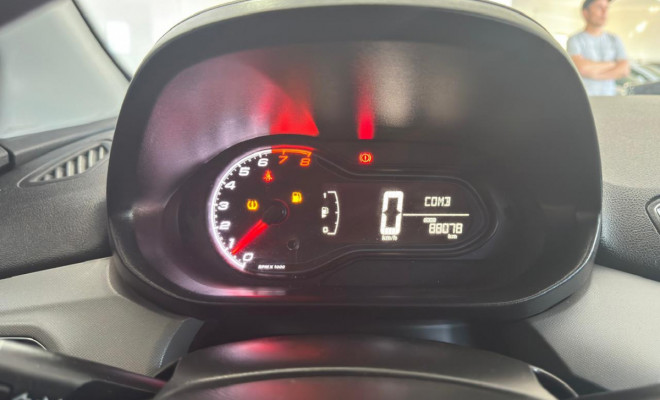 Onix Hatch LT 1.4 2019 - Econômico, Completo e com Baixa Quilometragem!-4