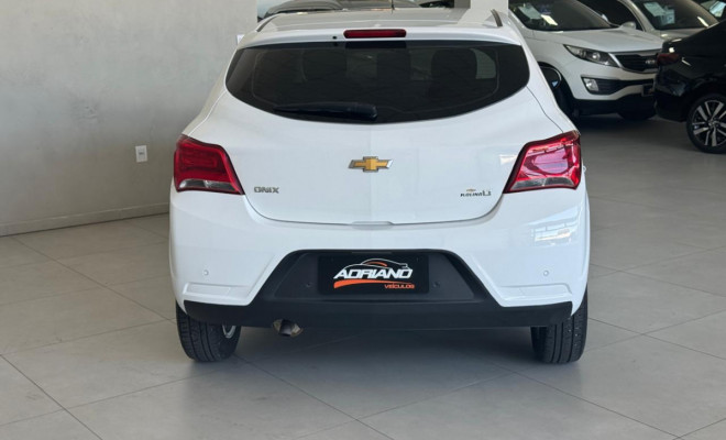 Onix Hatch LT 1.4 2019 - Econômico, Completo e com Baixa Quilometragem!-0