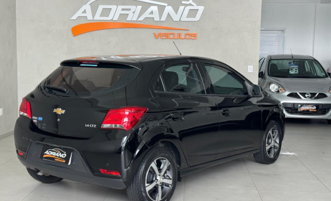 Onix Hatch LTZ 1.4 Mec. 2018 - Completo, Econômico e com Baixa Quilometragem!-2