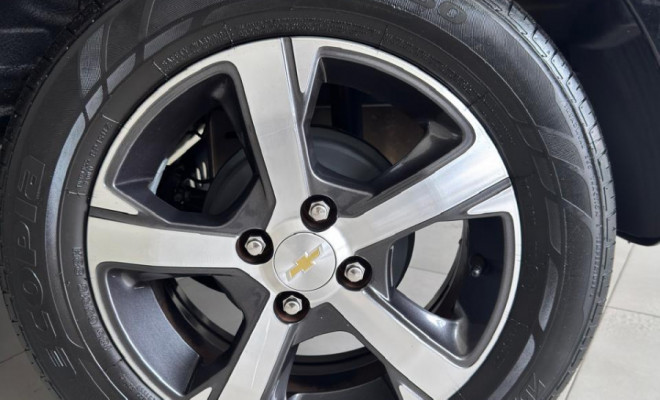 Onix Hatch LTZ 1.4 Mec. 2018 - Completo, Econômico e com Baixa Quilometragem!-8