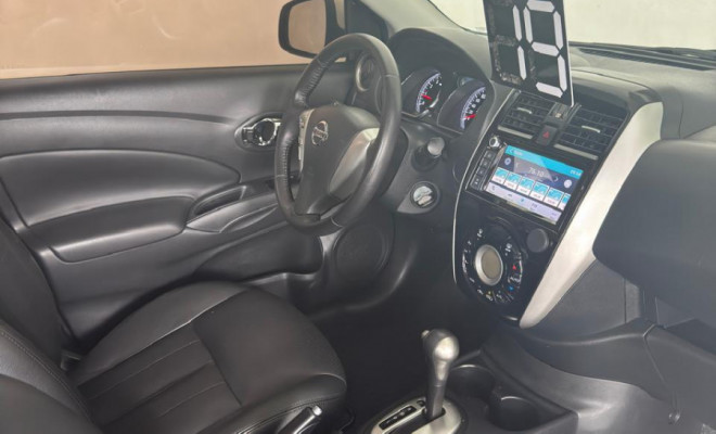 Versa SL 1.6 Aut. 2019 - Confortável, Completo e com Baixíssima Quilometragem!-10