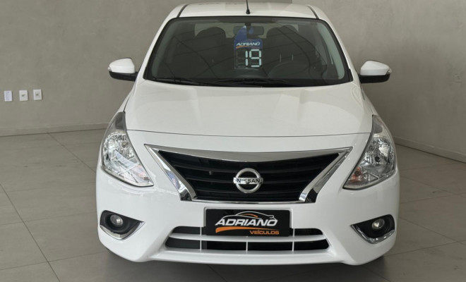 Versa SL 1.6 Aut. 2019 - Confortável, Completo e com Baixíssima Quilometragem!-0