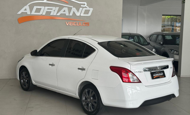 Versa SL 1.6 Aut. 2019 - Confortável, Completo e com Baixíssima Quilometragem!-16