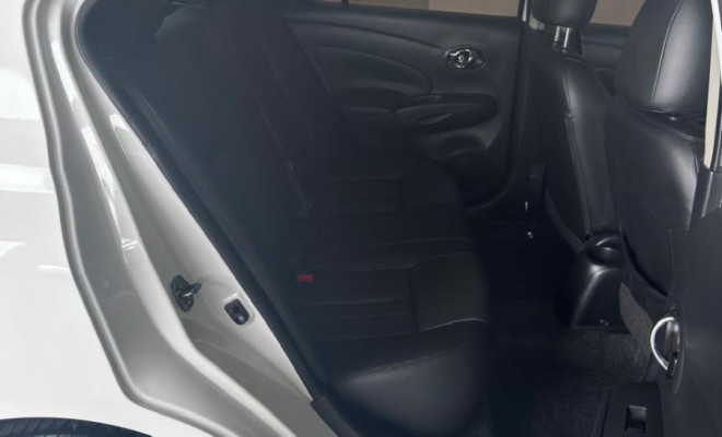 Versa SL 1.6 Aut. 2019 - Confortável, Completo e com Baixíssima Quilometragem!-12