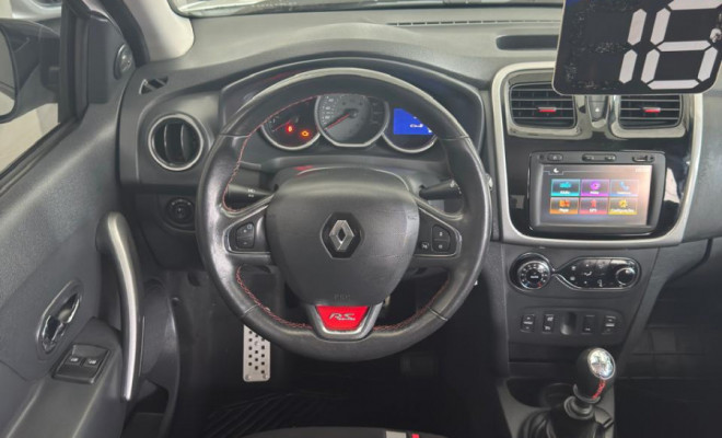 Sandero RS 2.0 2016 - Esportivo, Completo e com Estilo de Sobra!-7