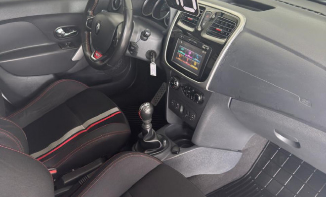 Sandero RS 2.0 2016 - Esportivo, Completo e com Estilo de Sobra!-5