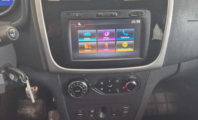 Sandero RS 2.0 2016 - Esportivo, Completo e com Estilo de Sobra!-8