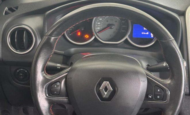 Sandero RS 2.0 2016 - Esportivo, Completo e com Estilo de Sobra!-3