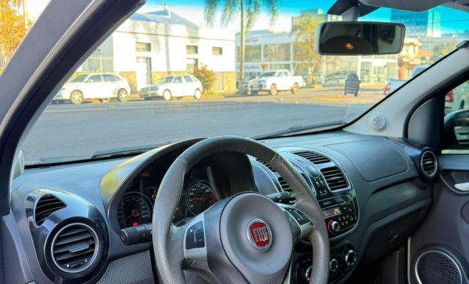 Fiat Grand Siena ATTRAC. 1.4 EVO F.Flex 8V 2015 Flex-7