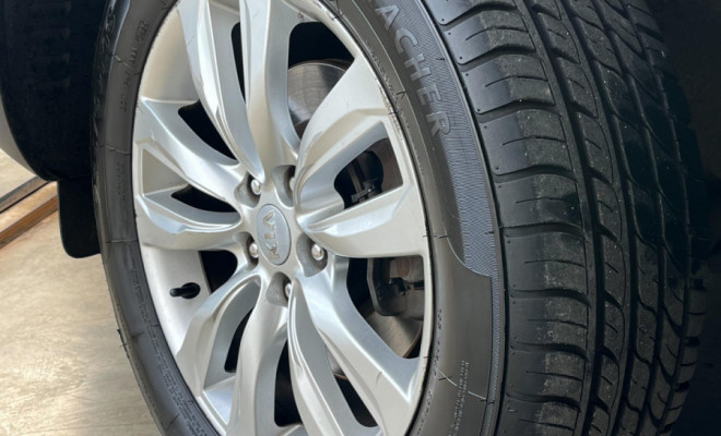 Kia Motors Sorento 2.4 16V 4x2 Aut. 2012 Gasolina-8