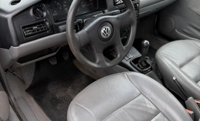 VW - VolksWagen Santana 1.8 Mi 2000 Gasolina-3