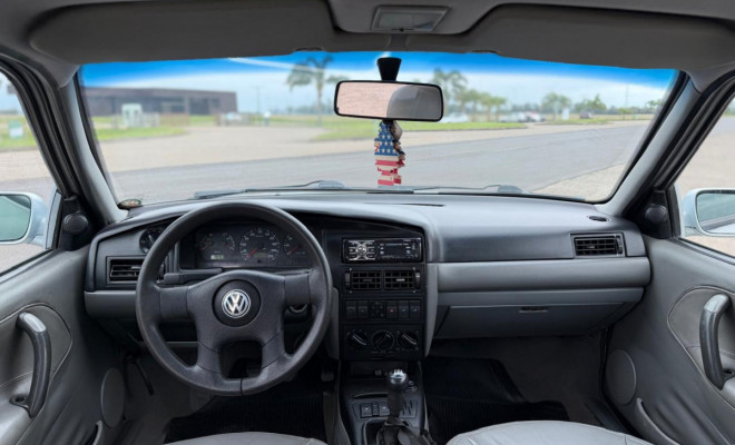 VW - VolksWagen Santana 1.8 Mi 2000 Gasolina-4