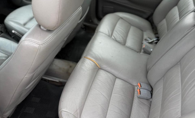VW - VolksWagen Santana 1.8 Mi 2000 Gasolina-5