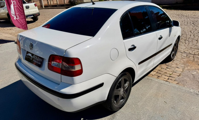 VW - VolksWagen Polo 1.6 Mi/S.Ouro 1.6 Mi Tot.Flex 8V 5p 2006 Flex-4
