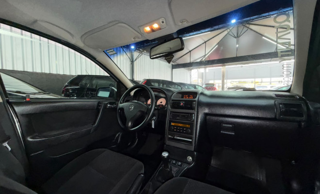 GM - Chevrolet Astra Advantage 2.0 MPFI 8V FlexPower 5p 2011 Flex-8