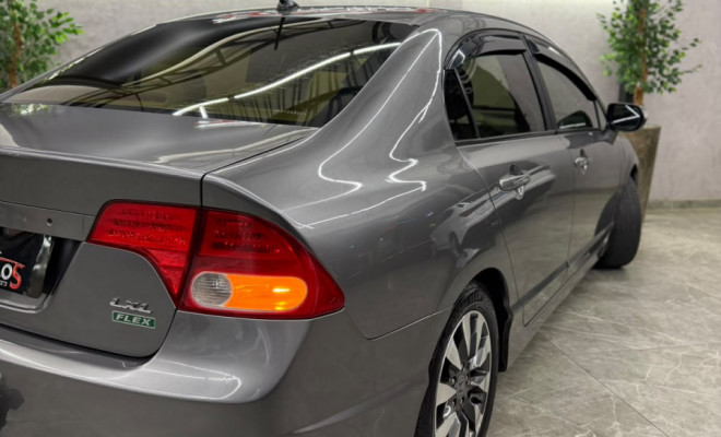 Honda Civic Sed. LXL/LXL SE 1.8 Flex 16V Mec. 2011 Flex-10