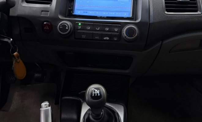 Honda Civic Sed. LXL/LXL SE 1.8 Flex 16V Mec. 2011 Flex-26