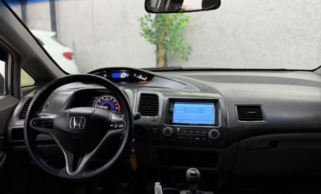Honda Civic Sed. LXL/LXL SE 1.8 Flex 16V Mec. 2011 Flex-25