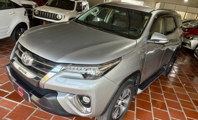 Toyota Hilux SW4 SRX 4x4 2.8 TDI 16V Dies. Aut. 2017 Diesel-1