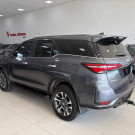 Toyota Hilux SW4 SRX Plat. 4x4 2.8 TB Die. Aut. 2025 Diesel-3