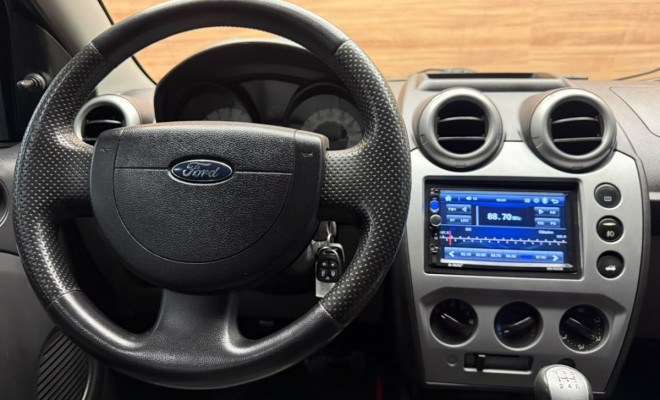 Ford Fiesta Sed. 1.6 8V Flex 4p 2009-5