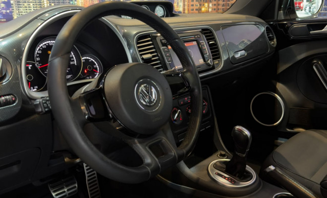 VW - VolksWagen Fusca 2.0 TSI 16V Aut. 2015 Gasolina-19