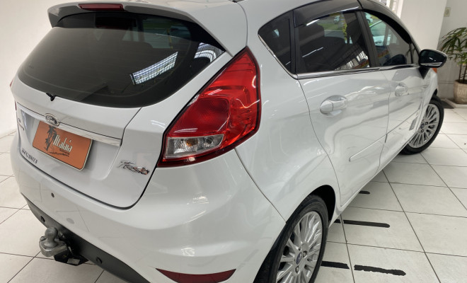 Ford Fiesta TIT./TIT.Plus 1.6 Aut 2014-4