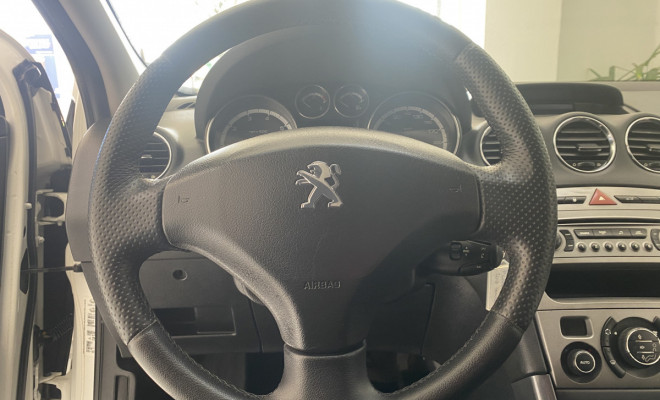 Peugeot 408 Sedan Allure 2.0 Mec 2013-7