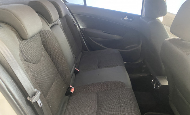 Peugeot 408 Sedan Allure 2.0 Mec 2013-6