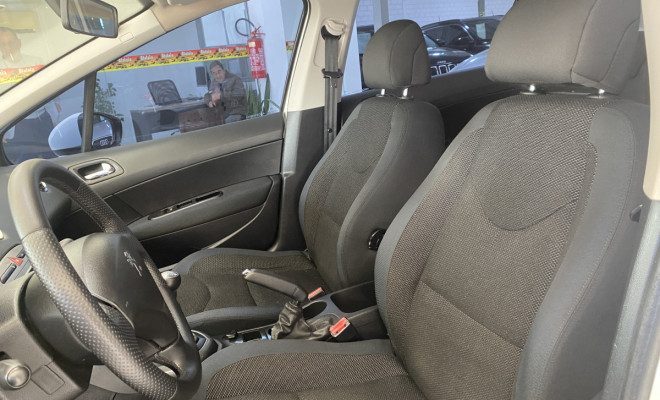 Peugeot 408 Sedan Allure 2.0 Mec 2013-5