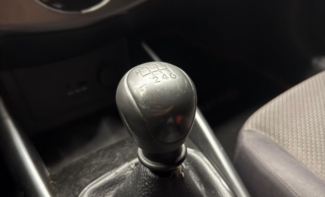 Kia Motors Cerato 1.6 16V Mec. 2011 Gasolina-9