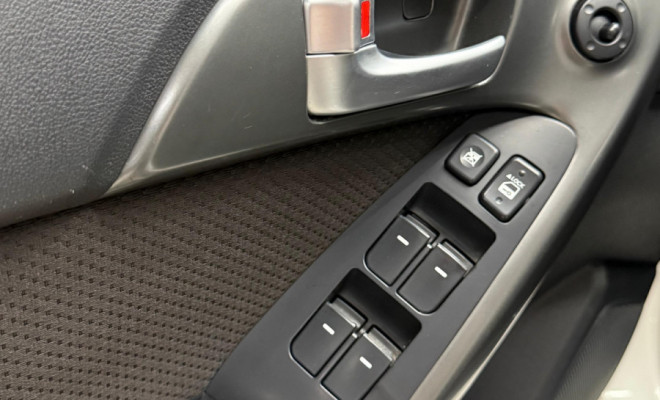 Kia Motors Cerato 1.6 16V Mec. 2011 Gasolina-10