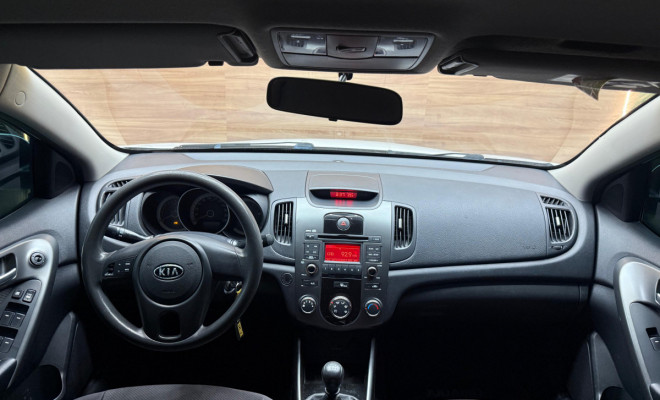 Kia Motors Cerato 1.6 16V Mec. 2011 Gasolina-3