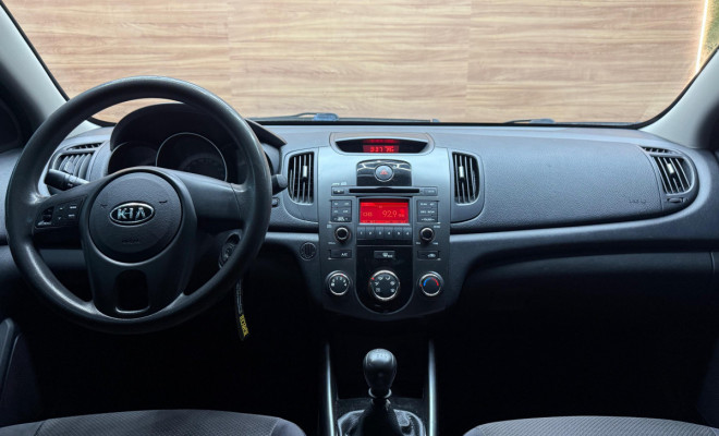 Kia Motors Cerato 1.6 16V Mec. 2011 Gasolina-5