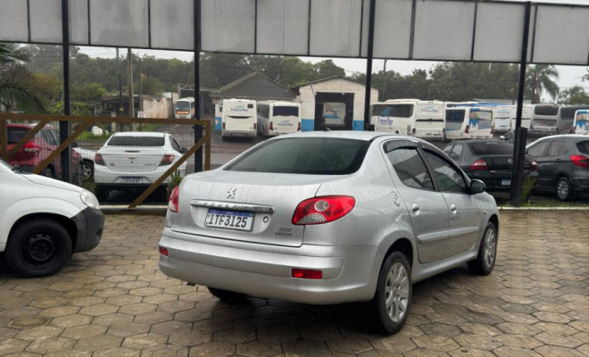 Peugeot 207 Sedan Passion XS 1.6 Flex 16V 4p 2013 Flex-3