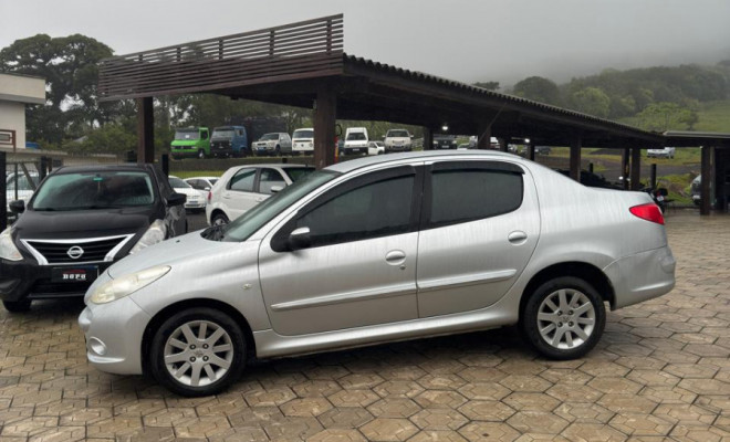 Peugeot 207 Sedan Passion XS 1.6 Flex 16V 4p 2013 Flex-0