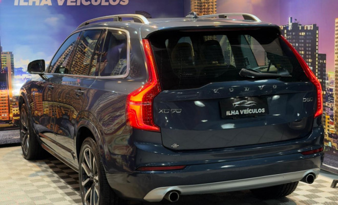 Volvo XC 90 D-5 MOMENTUM 2.0 235cv Diesel 5p 2018 Diesel-1