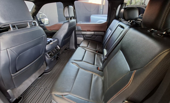Ford F-150 Lariat 4x4 5.0 V8 2023 Gasolina-6