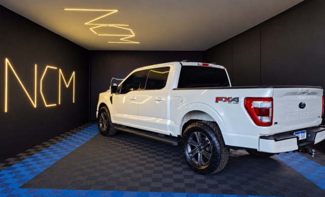 Ford F-150 Lariat 4x4 5.0 V8 2023 Gasolina-2