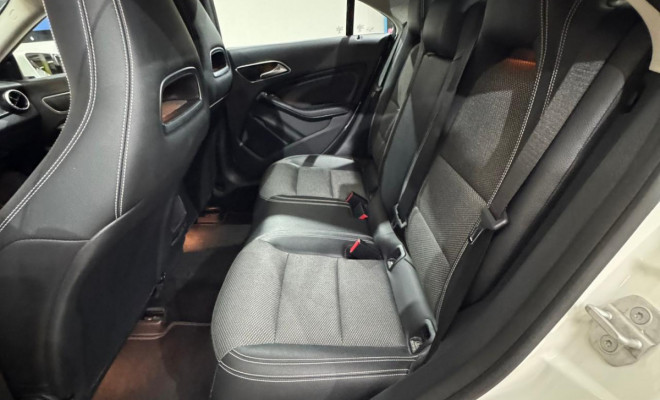 Mercedes-Benz CLA-180 1.6 16V 122cv Aut. 2018 Gasolina-12