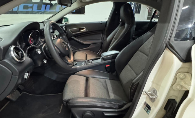 Mercedes-Benz CLA-180 1.6 16V 122cv Aut. 2018 Gasolina-11